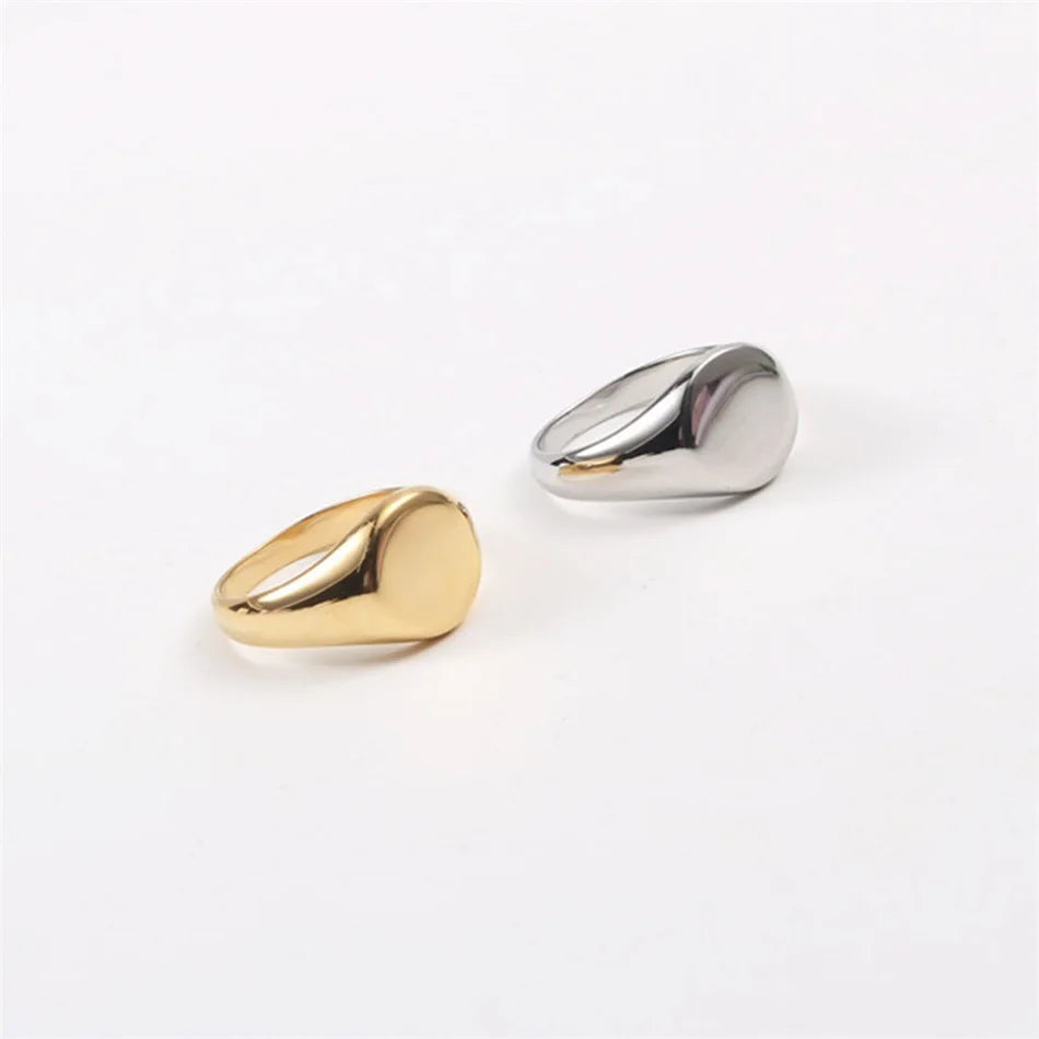 minimalist gold signet ring