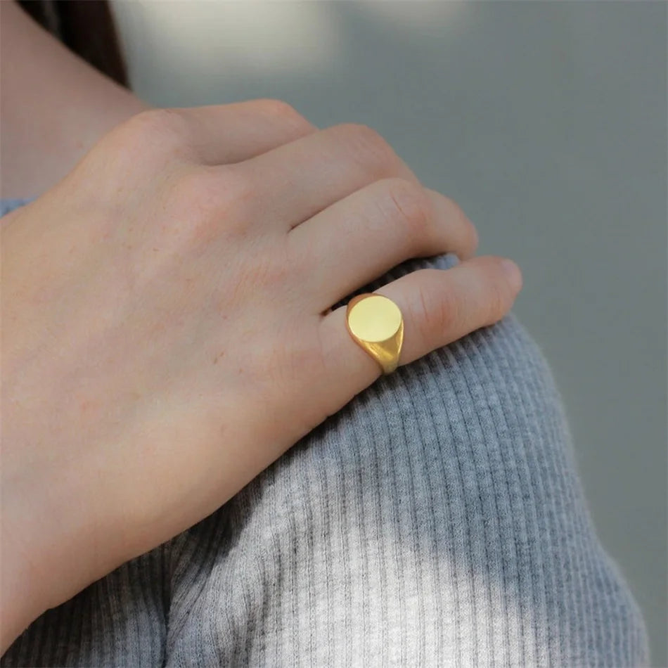 minimalist gold signet ring