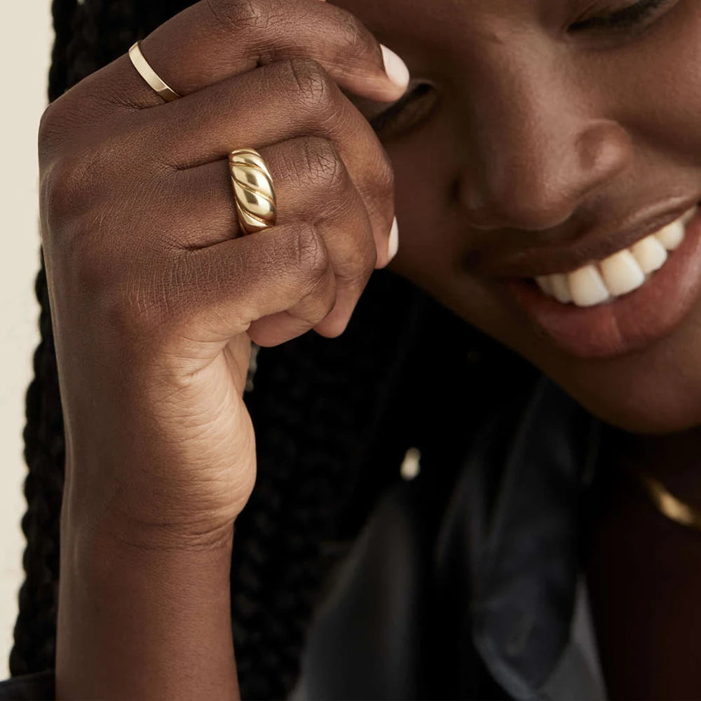 Golden Shell Twist Ring